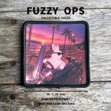 FUZZY OPS Poppin’ Buddies モラールパッチ 03 夕焼けの海沿いをドライブするバニー